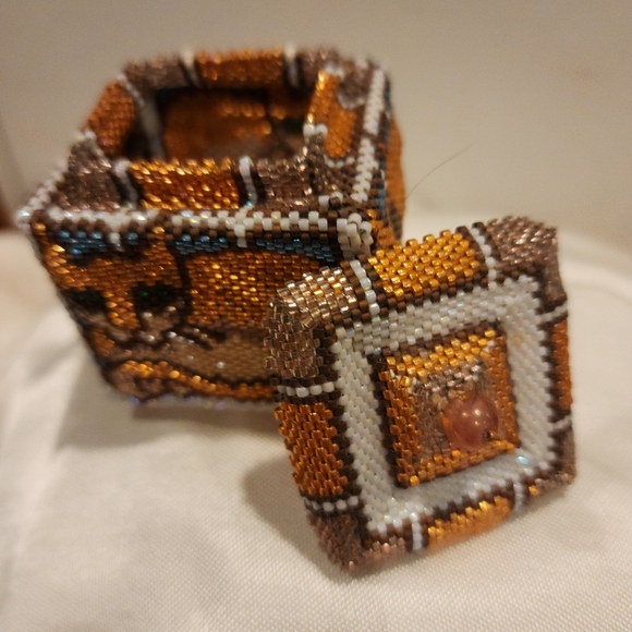 Beaded cat design box - Picture 3 of 3